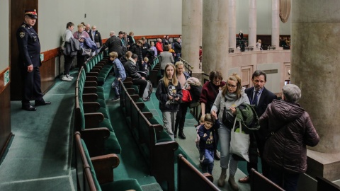 Ponad 2 tysiące osób zwiedziło polski parlament z okazji Dnia Babci i Dziadka/ fot. PAP/Albert Zawada