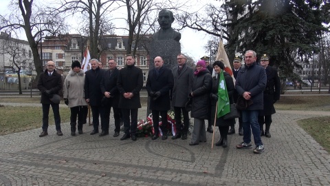 150 lat temu urodził się Wincenty Witos. Pod pomnikiem chłopskiego premiera kwiaty złożyli przedstawiciele władz. (jw)