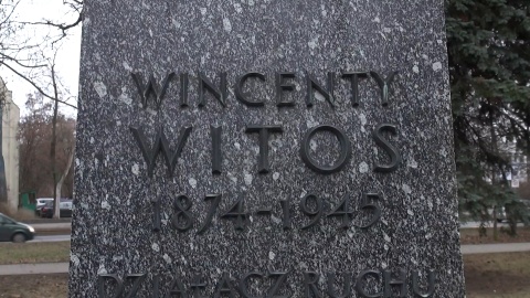 150 lat temu urodził się Wincenty Witos. Pod pomnikiem chłopskiego premiera kwiaty złożyli przedstawiciele władz. (jw)