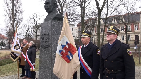 150 lat temu urodził się Wincenty Witos. Pod pomnikiem chłopskiego premiera kwiaty złożyli przedstawiciele władz. (jw)