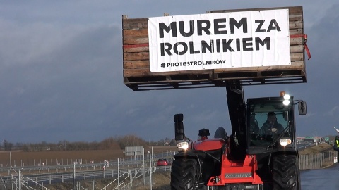 We Włókach pod Bydgoszczą protestowało około 150 rolników. (jw)