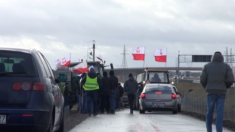 We Włókach pod Bydgoszczą protestowało około 150 rolników. (jw)
