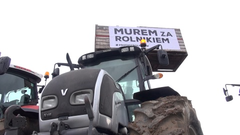 We Włókach pod Bydgoszczą protestowało około 150 rolników. (jw)