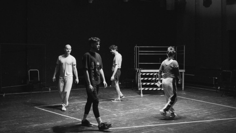 Premiera „Hamleta” w reżyserii Cezarego Tomaszewskiego odbędzie się w piątek (26 stycznia) w Teatrze Polskim w Bydgoszczy/fot. Ola Rzęska