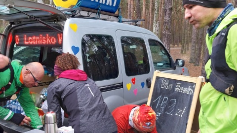 Bydgoszczanie wyruszyli w 75-kilometrową sztafetę, żeby włączyć się w zbiórkę pieniędzy na leczenie 4-letniej Hani/fot: Elżbieta Rupniewska