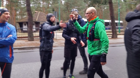 Bydgoszczanie wyruszyli w 75-kilometrową sztafetę, żeby włączyć się w zbiórkę pieniędzy na leczenie 4-letniej Hani/fot: Elżbieta Rupniewska