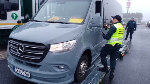 Rozpoczęła się akcja „Bezpieczny autokar" - kontrole ITD w pojazdach przewożących dzieci na zimowe ferie/fot. Michał Zaręba