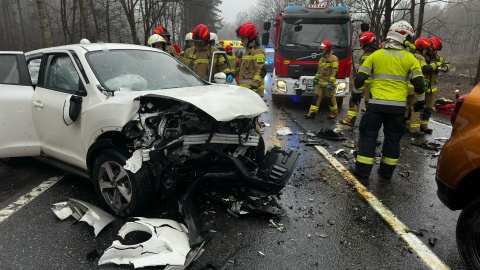 Na 273 km DK10 doszło do wypadku z udziałem 3 aut osobowych/fot. OSP Solec Kujawski/Facebook