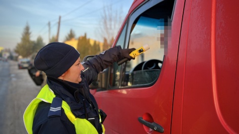 Policjanci z bydgoskiej komendy miejskiej oraz komisariatów z Bydgoszczy i powiatu skontrolowali w środę ponad tysiąc kierowców, w ramach akcji „Trzeźwy kierujący”/fot. materiały policji