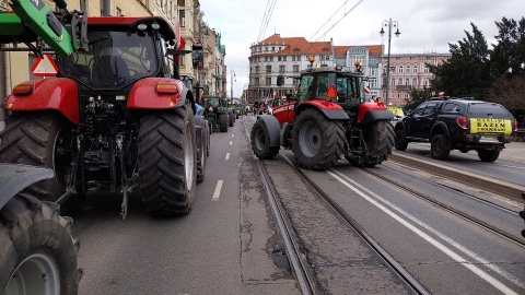 Rolnicy z regionu w drodze pod Urząd Wojewódzki w Bydgoszczy/fot: Marcin Kupczyk