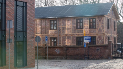 Przy ul. Wola Zamkowa w Toruniu można już zobaczyć odbudowany dom, w którym mieszkała Helena Grossówna/fot. Mikołaj Kuras dla UMWKP