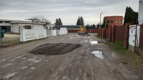 Bydgoscy drogowcy biorą się za drogi gruntowe w mieście. Niektóre są w koszmarnym stanie po zimie /fot. Tatiana Adonis