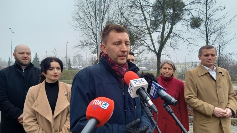 Kolejny, 6. już punkt programu Bydgoskiej Prawicy przedstawiono na dzisiejszej konferencji prasowej na parkingu Park&Ride przy rondzie Maczka w Bydgoszczy/fot. Agata Raczek