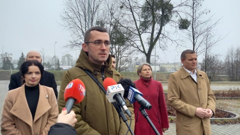 Kolejny, 6. już punkt programu Bydgoskiej Prawicy przedstawiono na dzisiejszej konferencji prasowej na parkingu Park&Ride przy rondzie Maczka w Bydgoszczy/fot. Agata Raczek