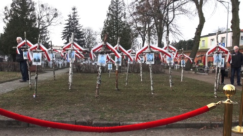 W Bydgoszczy uroczystość z udziałem wojewody kujawsko-pomorskiego, przedstawicieli miasta, bydgoskiej delegatury IPN, harcerzy i pocztów sztandarowych odbyła się na cmentarzu komunalnym przy ul. Kcyńskiej/fot. jw