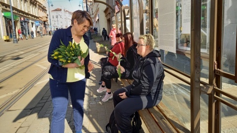 Czego życzą sobie bydgoszczanki w Dniu Kobiet? O to pytała kandydatka Trzeciej Drogi na prezydenta Bydgoszczy - Joanna Czerska - Thomas/fot. Agata Raczek