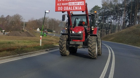 Rolnicy spowalniają ruch w Tucholi/fot. Marcin Doliński