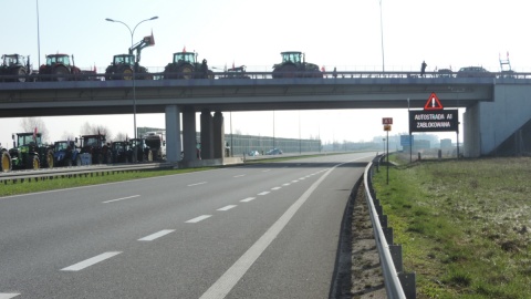 Rolnicy protestujący na A1 w powiecie włocławskim/fot. Marek Ledwosiński