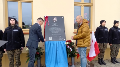 Pamiątkowa tablica upamiętniająca Johna Damskiego została odsłonięta w Solcu Kujawskim/fot: Tatiana Adonis