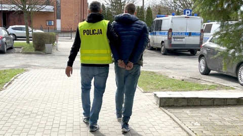 Czterech mężczyzn zostało zatrzymanych w związku z kradzieżami na terenie targowiska na bydgoskim Błoniu/fot. KMP w Bydgoszczy