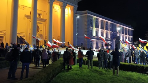 Marsz Pamięci Papieża zakończył się przed Bazyliką pw. św. Wincentego à Paulo w Bydgoszczy/fot. mk