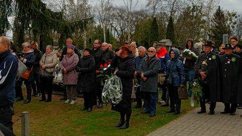 Tłumy bydgoszczan, kapłanów i gości pożegnały ks. Romana Kneblewskiego/fot: Marta Kocoń