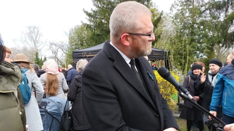 Tłumy bydgoszczan, kapłanów i gości pożegnały ks. Romana Kneblewskiego/fot: Marta Kocoń