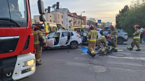 W sobotę, tuż przed godziną 19:00 na skrzyżowaniu ulic Jurasza i Skłodowskiej-Curie zderzyły się trzy auta osobowe/fot. Heron15 Pomoc Drogowa Bydgoszcz 24h Andruszczenko Krystian 501337500