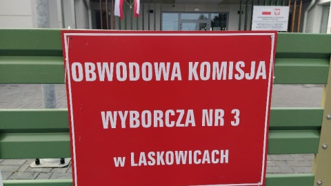 Obwodowa komisja wyborcza w Laskowicach/fot. Marcin Doliński