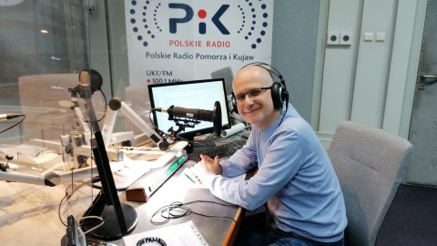Piotr Majewski zaprasza do słuchania audycji „PiKtogramy"/fot. PR PiK