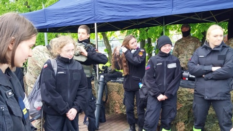 Uczniowie bydgoskich klas mundurowych mieli dziś okazję dowiedzieć się, na czym polega służba w policji/fot. Elżbieta Rupniewska