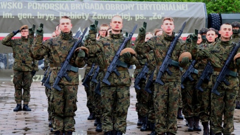 Szeregi 8. Kujawsko-Pomorskiej Brygady Obrony Terytorialnej zasilili kolejni żołnierze. Przysięga w Inowrocławiu/fot. nadesłane