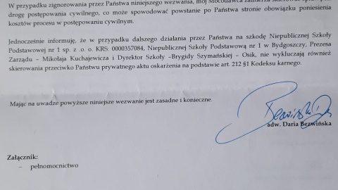 Rodzice przesłali pisma, otrzymane od szkoły i kancelarii prawnej/fot: nadesłane