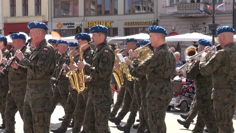 Stary Rynek w Bydgoszczy w Dniu Flagi (jw)