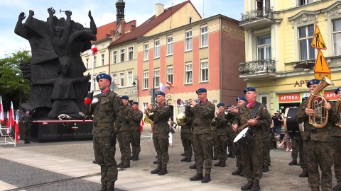 Stary Rynek w Bydgoszczy w Dniu Flagi (jw)