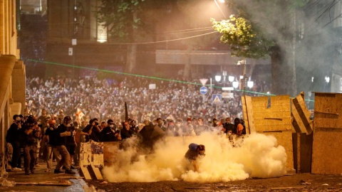 Protesty w Tblilisi/fot. PAP/EPA/DAVID MDZINARISHVILI