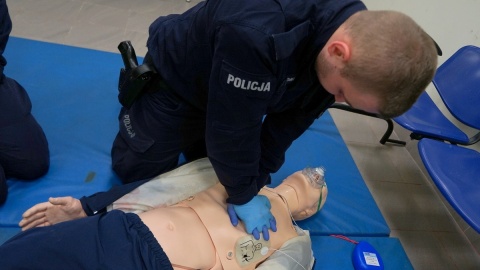 W Komendzie Wojewódzkiej Policji w Bydgoszczy zorganizowano eliminacje wojewódzkie do IX Ogólnopolskich Zawodów Ratowników Policyjnych z Kwalifikowanej Pierwszej Pomocy/fot. Policja