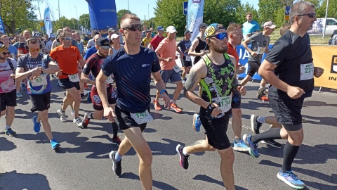 5 i 10 km mieli do pokonania biegacze, którzy stanęli na stracie „Run Toruń PLAZA - Zwiedzaj ze zdrowiem!"/fot. Monika Kaczyńska