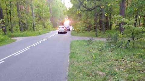 Ze wstępnych ustaleń wynikało, że 20-latek kierujący osobowym fordem najechał na tył jadącego w tym samym kierunku rowerzysty/fot. Policja