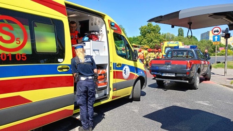 Sześć zastępów straży pożarnej pracuje przy wypadku, do którego doszło na rondzie Fordońskim w Bydgoszczy/Fot. Facebook, Bydgoszcz998