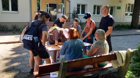 Uczniowie z gminy Dobrcz dobrze bawili się podczas gry terenowej, która sprawdziła ich umiejętności sportowe i uczyła profilaktyki/fot: Tatiana Adonis