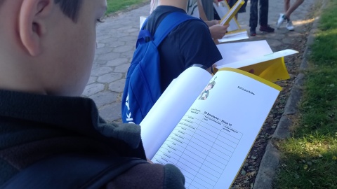 Uczniowie z gminy Dobrcz dobrze bawili się podczas gry terenowej, która sprawdziła ich umiejętności sportowe i uczyła profilaktyki/fot: Tatiana Adonis