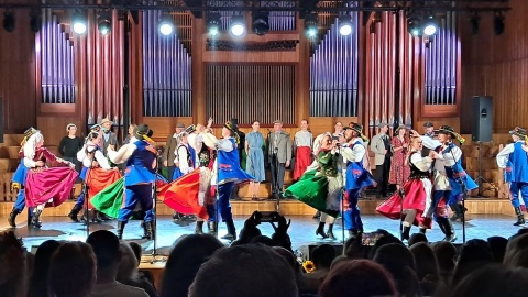 Koncert „Dla Ciebie Mamo" Zespołu Pieśni i Tańca Ziemia Bydgoska/fot. Magdalena Gill