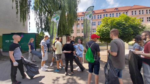 Akcja zbierania odpadów na osiedlu Okole w Bydgoszczy/fot. Jolanta Fischer