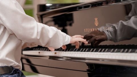 Młodzi pianiści w wieku od 8 do 10 lat prezentowali swoje pianistyczne umiejętności/fot. materiały organizatorów