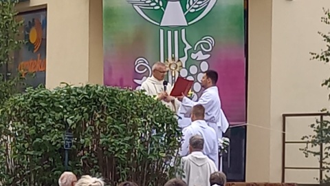Procesja Bożego Ciała przy parafii Matki Boskiej Zwycięskiej na Bartodziejach w Bydgoszczy/fot: Patrycja Malinowska