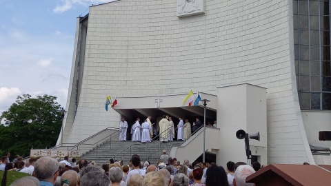 Procesja Bożego Ciała przy parafii Matki Boskiej Zwycięskiej na Bartodziejach w Bydgoszczy/fot: Patrycja Malinowska
