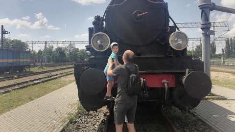 Z okazji Dnia Dziecka na peronie trzecim dworca Bydgoszcz Główna stanęła zabytkowa lokomotywa. To tylko jedna z atrakcji dzisiejszego święta/fot: Monika Siwak