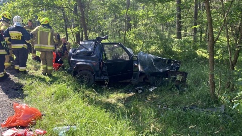 Trwa prokuratorskie śledztwo w sprawie tragicznego wypadku w miejscowości Kąpie w powiecie żnińskim, w którym zginął 30-letni policjant z Tucholi/fot. OSP Łabiszyn