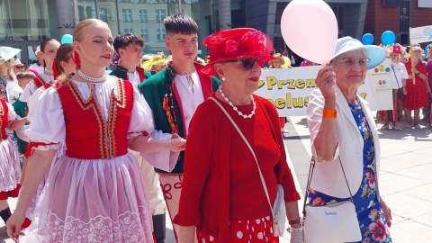 Przemarsz Kapeluszowy w centrum Bydgoszczy/fot. Elżbieta Rupniewska